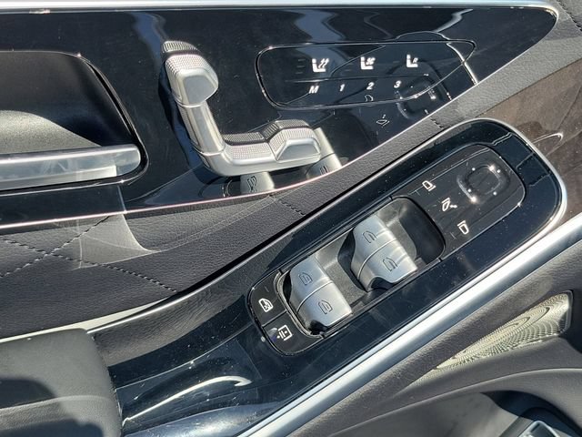 Used 2022 Mercedes-Benz S 580 4MATIC Sedan w/ AMG Line Package image 20