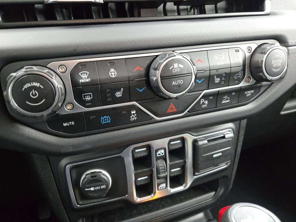 Used 2025 Jeep Wrangler Sahara 4xe w/ Safety Group image 24