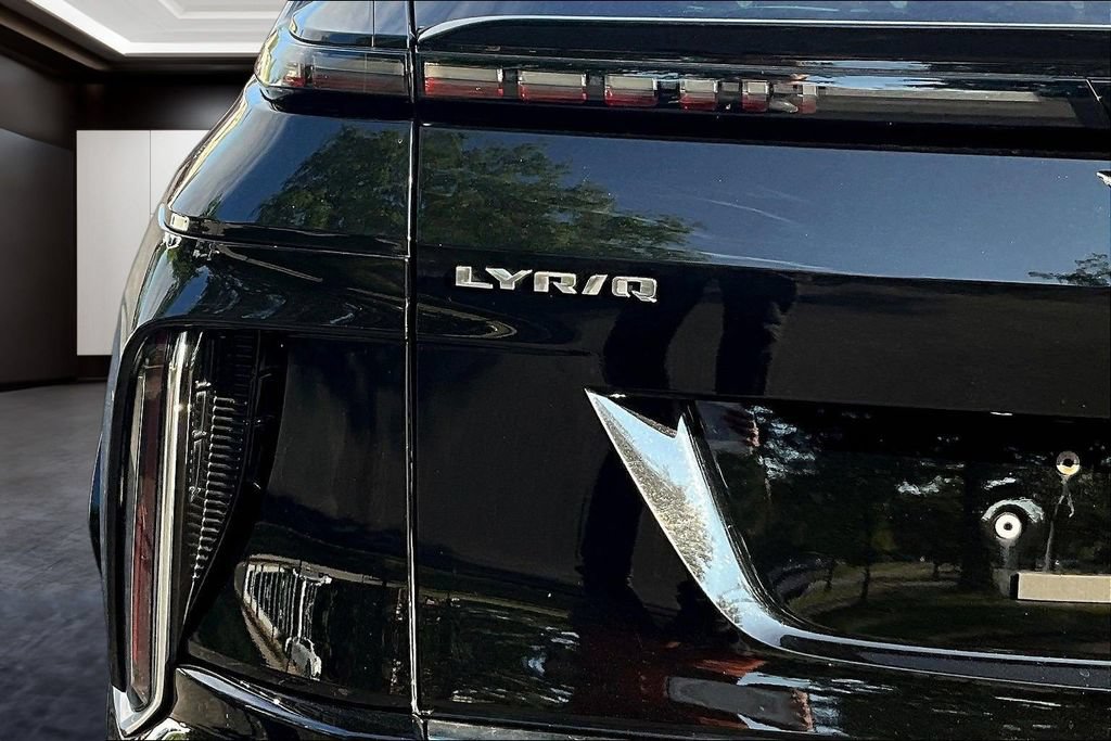 Certified 2025 Cadillac Lyriq Luxury w/ LPO, Floor Liner Package AWD/4WD image 21