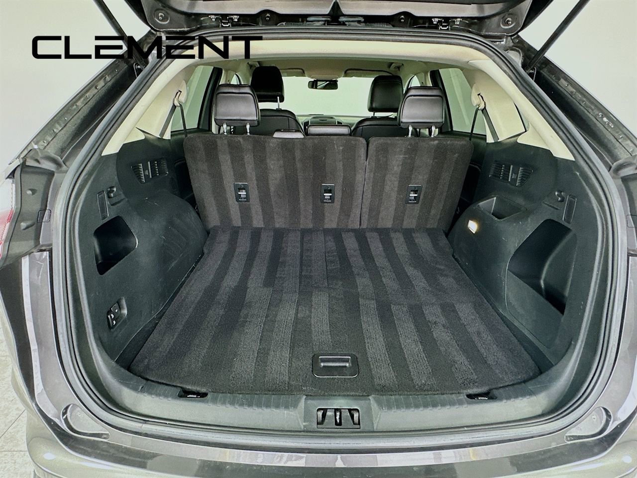 Used 2020 Ford Edge SEL image 11