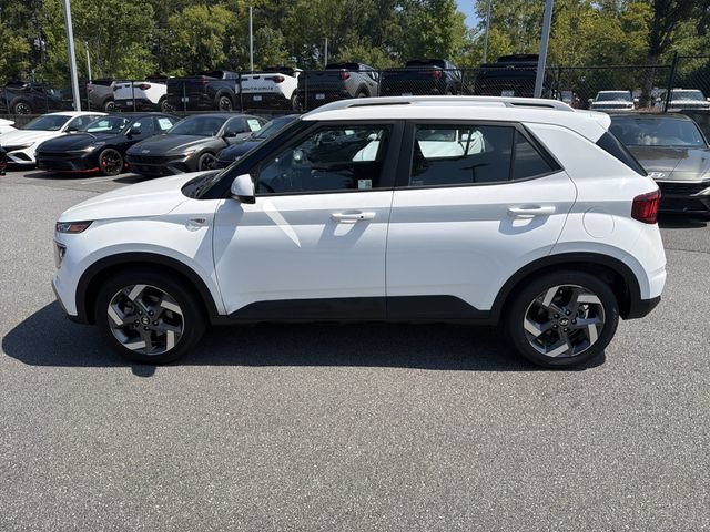 Certified 2025 Hyundai Venue SEL FWD image 4