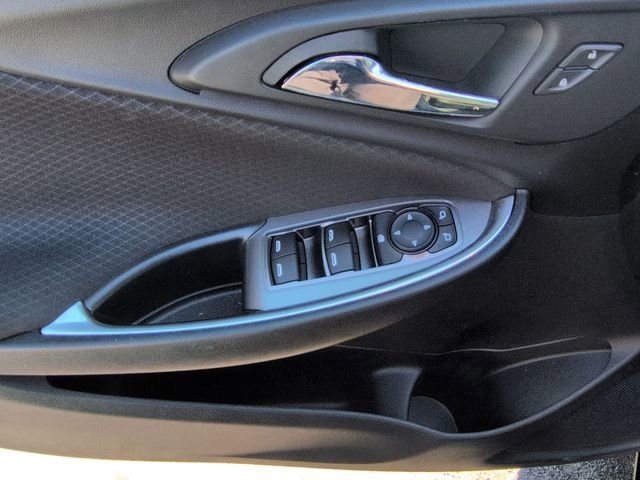 Used 2021 Chevrolet Malibu LT image 24