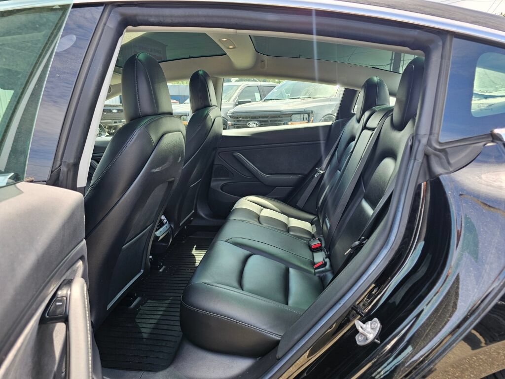 Used 2019 Tesla Model 3 RWD image 12