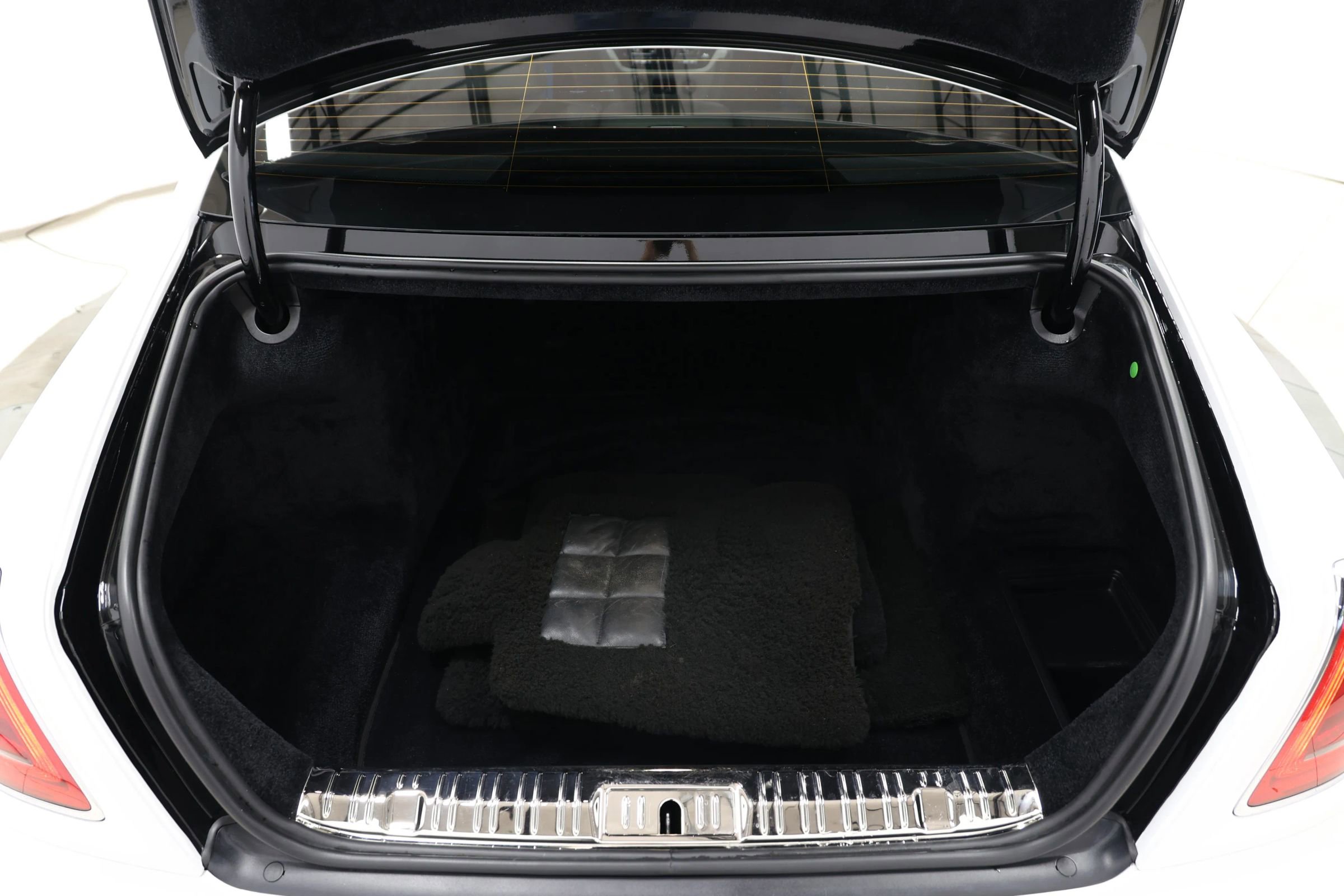 Used 2017 Rolls-Royce Ghost Series II Sedan 4D image 85