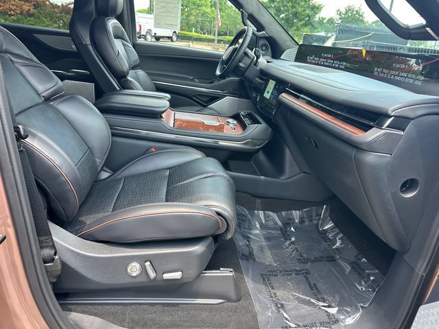 New 2026 Lincoln Navigator Black Label AWD/4WD image 14