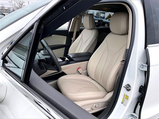 Used 2020 Lincoln Nautilus Reserve w/ Equipment Group 202A image 10