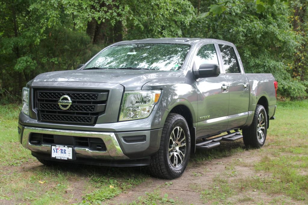 Used 2021 Nissan Titan SV w/ Accessory Utility Package image 7
