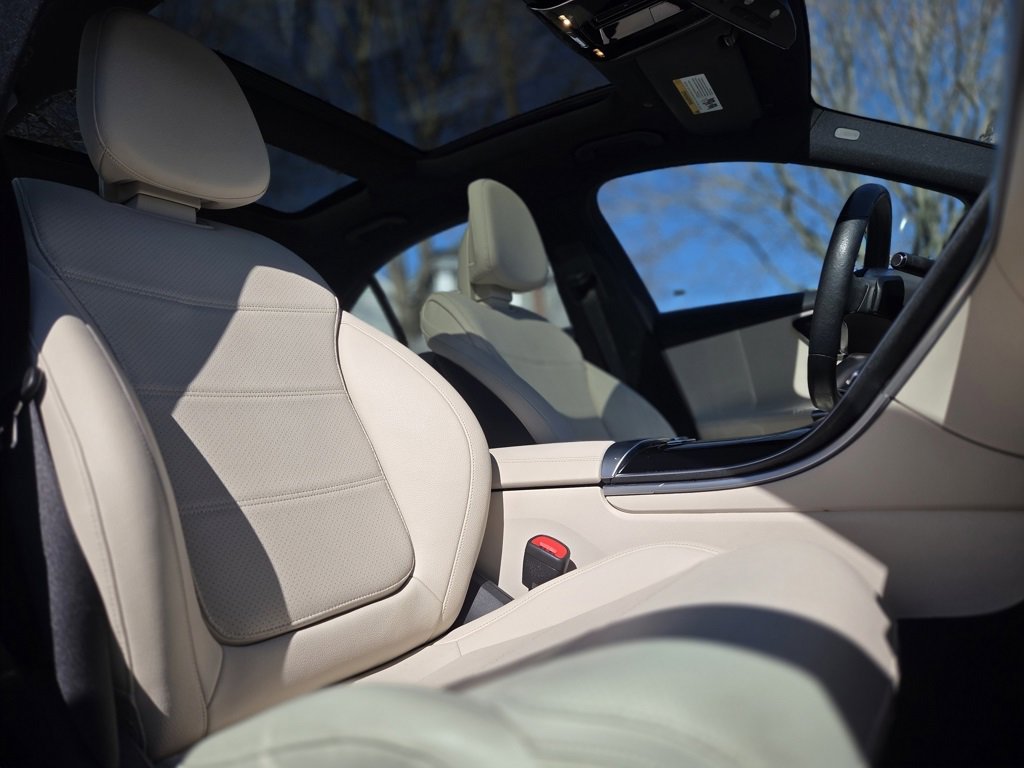 Used 2022 Mercedes-Benz C 300 4MATIC Sedan w/ Pinnacle Trim Package image 27