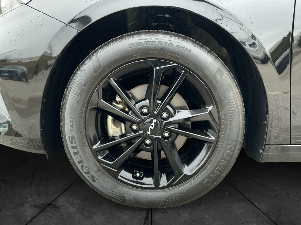 Used 2023 Kia Forte LXS image 15