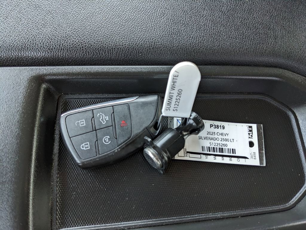 Used 2025 Chevrolet Silverado 2500 LT w/ Convenience Package image 38