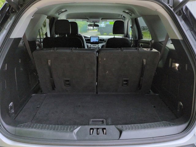 Used 2023 Ford Explorer XLT w/ Equipment Group 202A AWD/4WD image 12