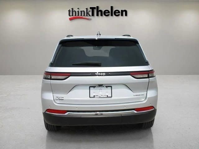 Used 2023 Jeep Grand Cherokee Laredo image 7