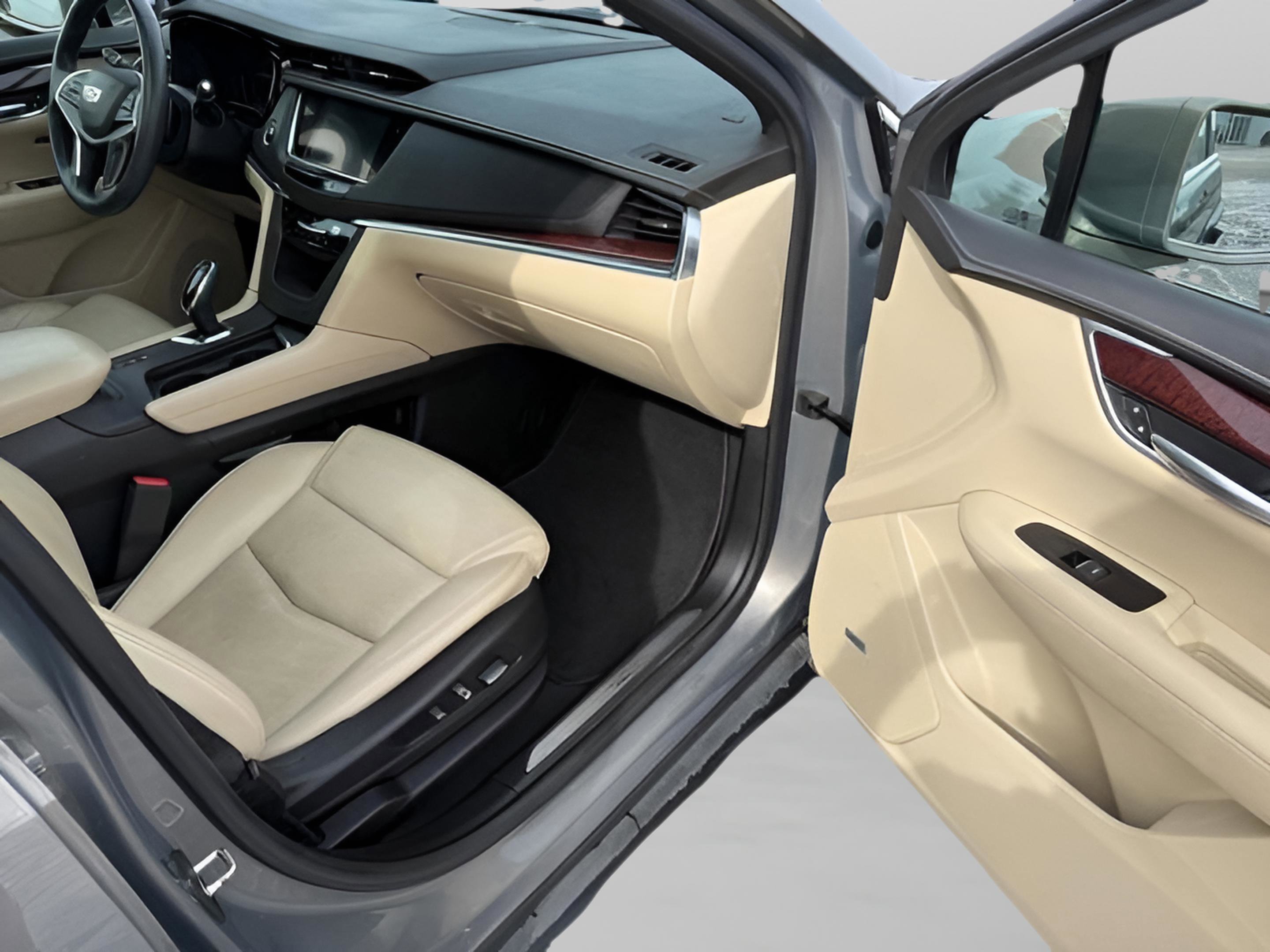 Used 2017 Cadillac XT5 Luxury image 15