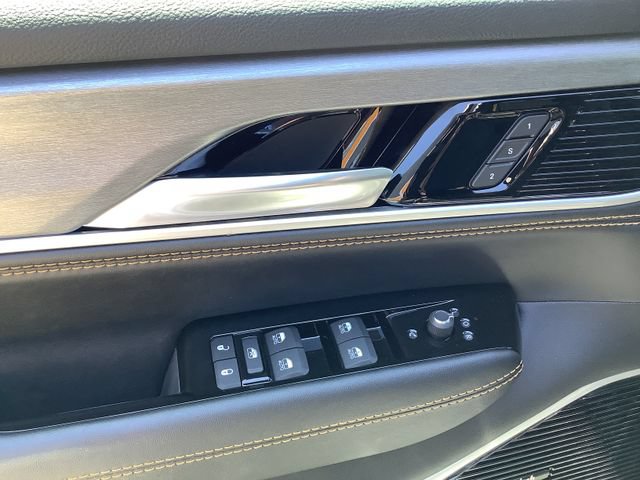 New 2026 Jeep Grand Wagoneer 4WD image 10