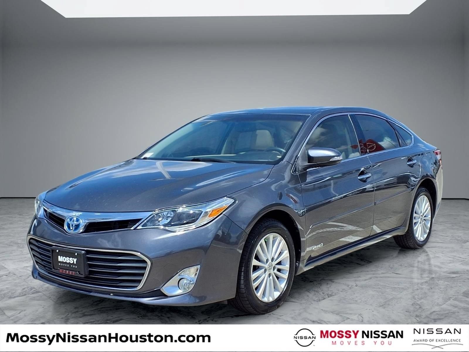 Used 2014 Toyota Avalon XLE Touring FWD image 4