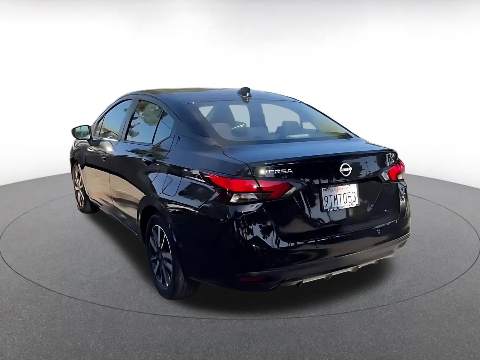 Used 2025 Nissan Versa SV image 11