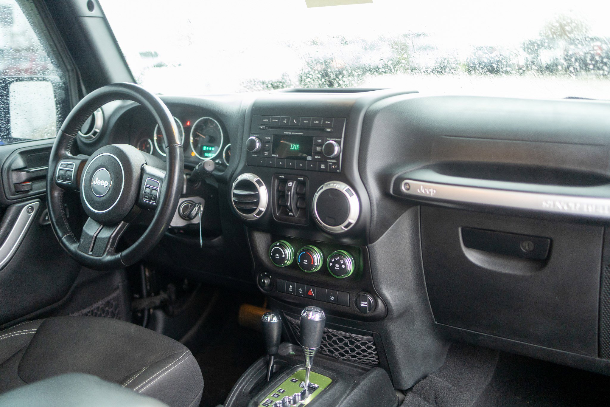 Used 2017 Jeep Wrangler Unlimited Sahara w/ Connectivity Group image 21