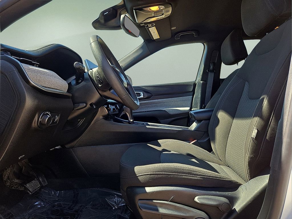 Used 2024 Jeep Compass Sport image 23