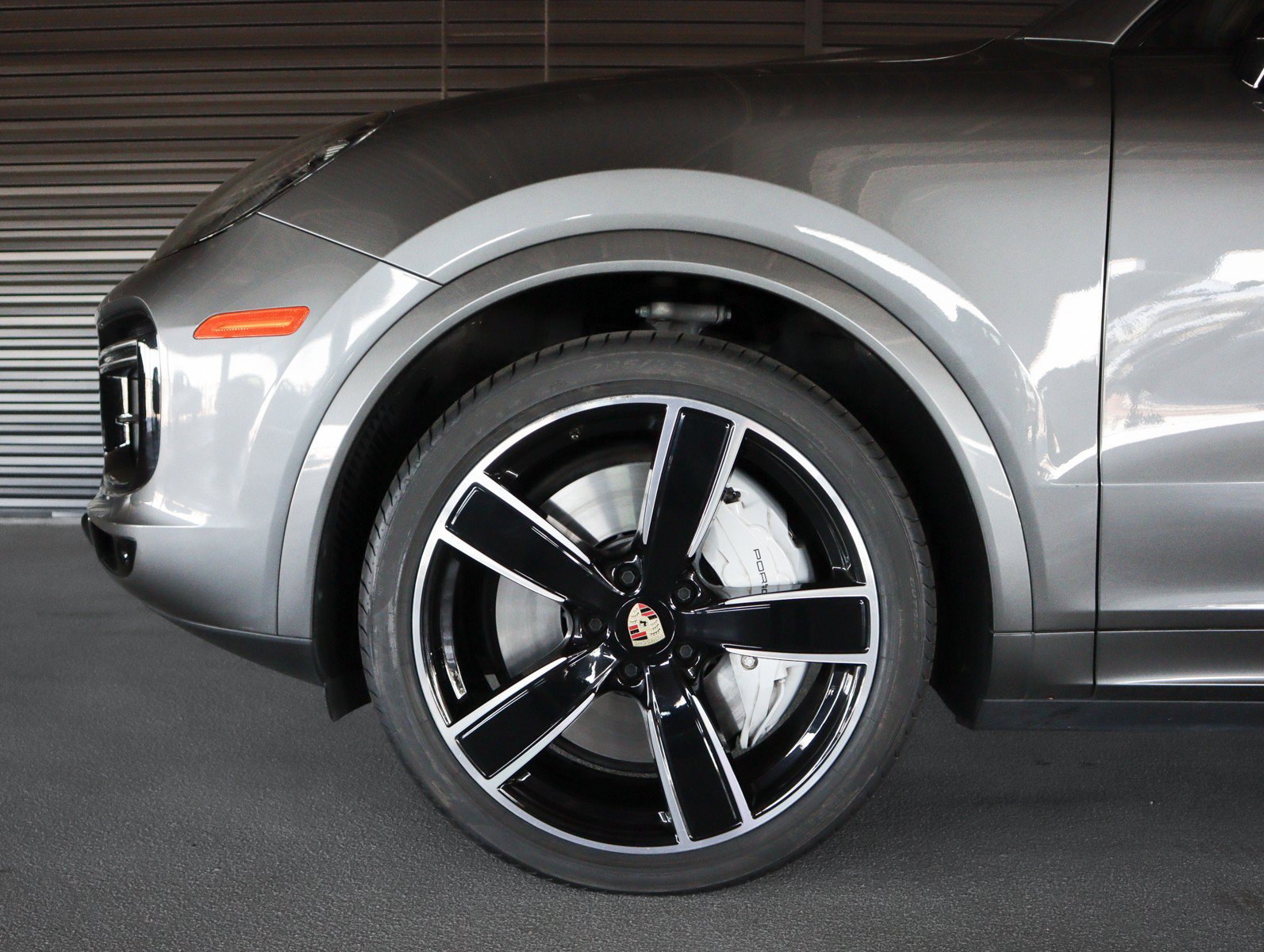 Certified 2023 Porsche Cayenne Turbo AWD/4WD image 12