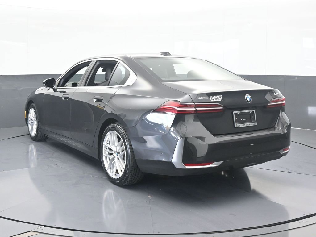 Used 2024 BMW 530i xDrive image 4