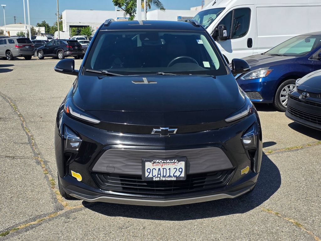Used 2022 Chevrolet Bolt EUV LT w/ Convenience Package FWD image 2