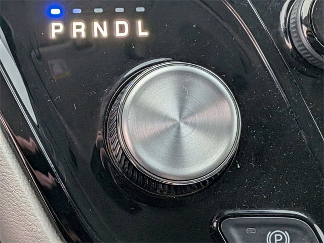 Used 2024 Chrysler Pacifica Touring-L image 23