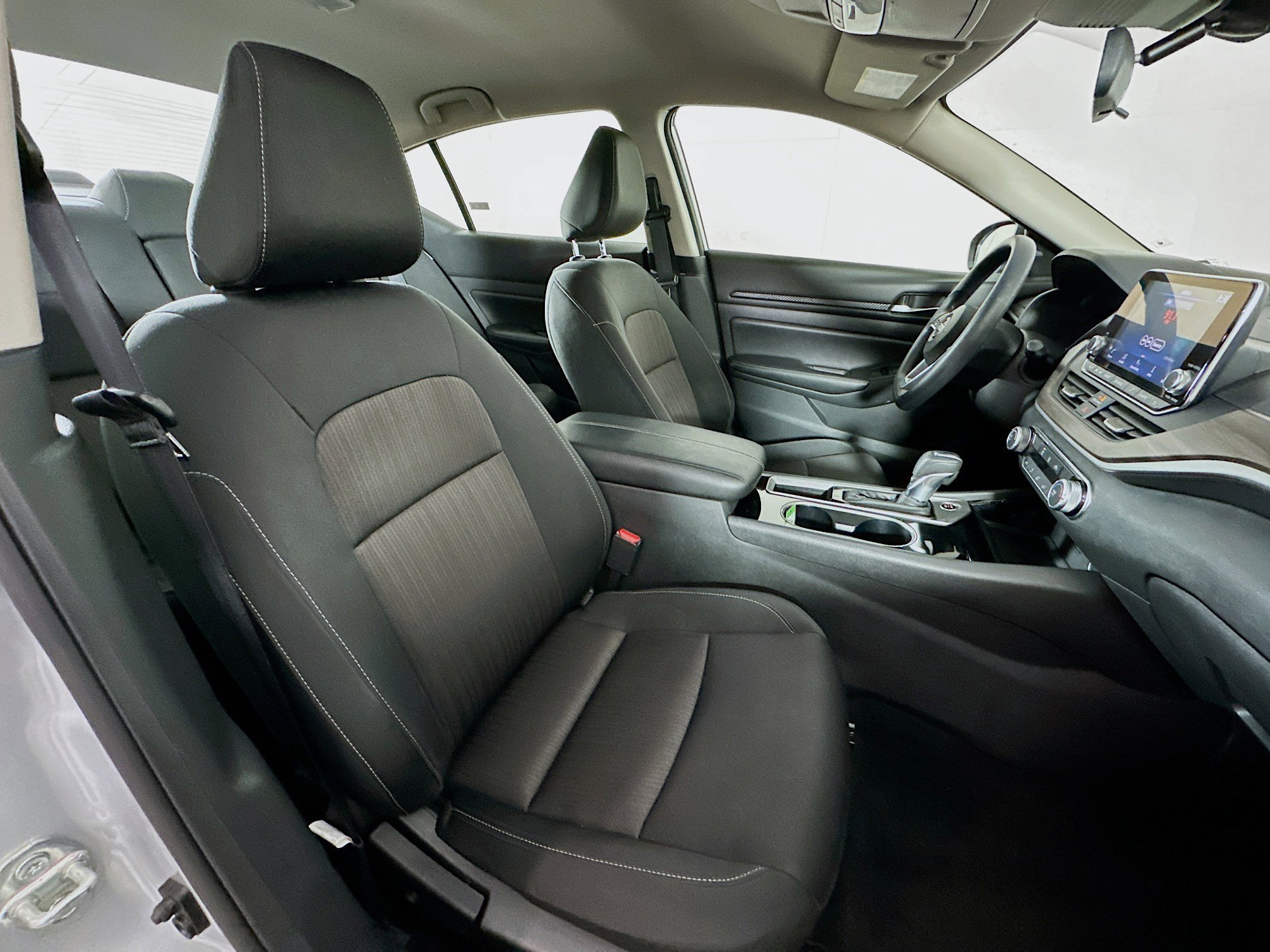 Used 2024 Nissan Altima 2.5 SV image 28