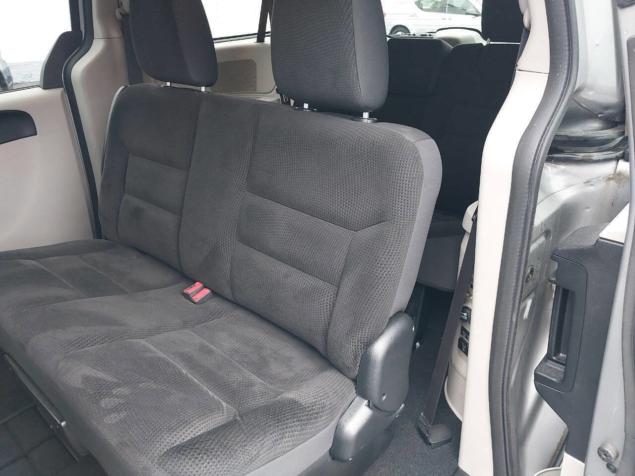 Used 2017 Dodge Grand Caravan SE w/ Power Window Group image 17