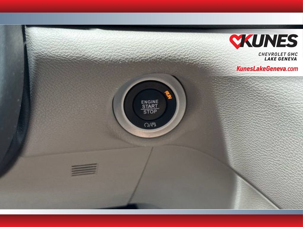 Used 2024 Chrysler Pacifica Touring-L FWD image 23