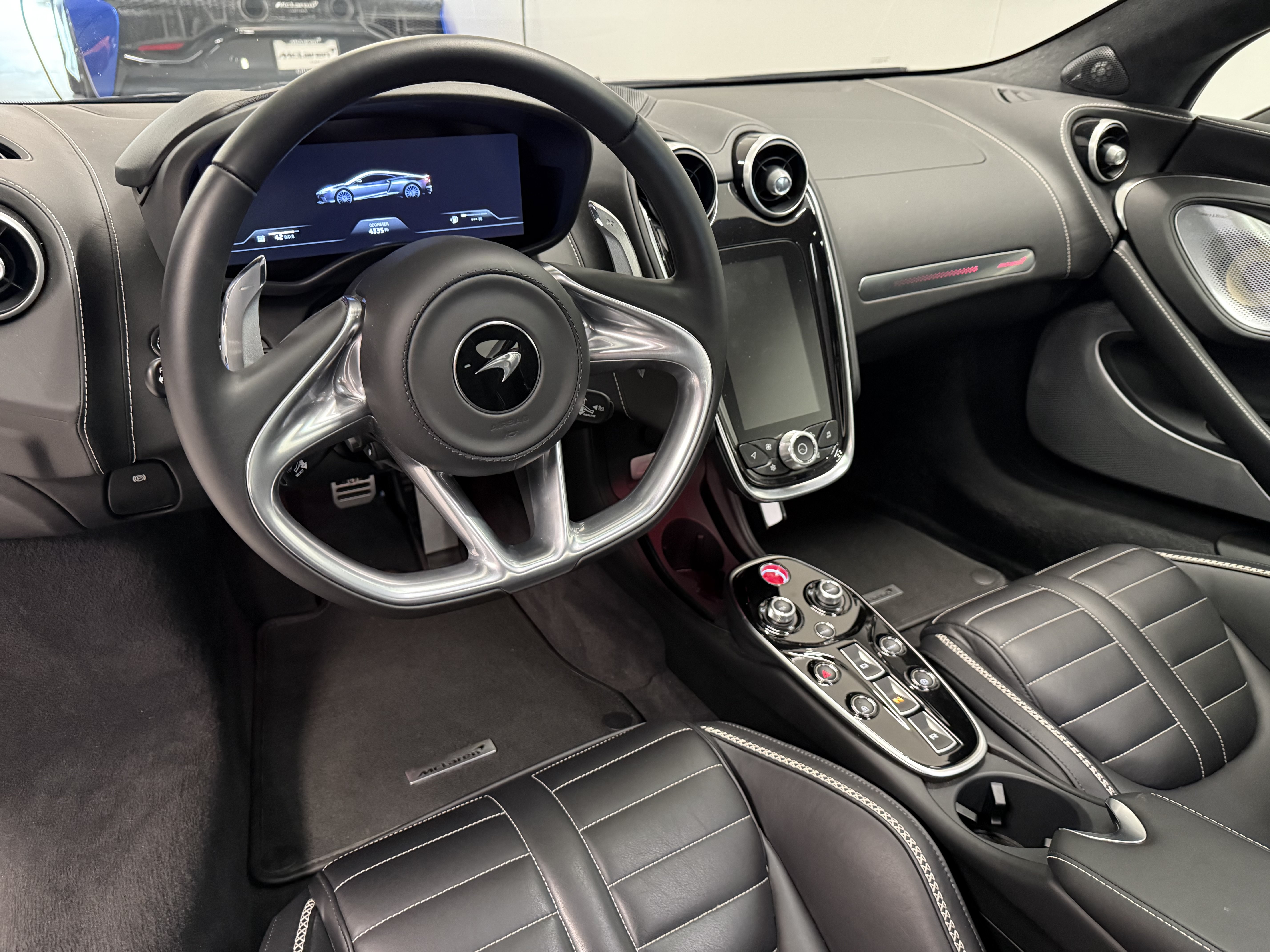 Used 2025 McLaren GTS RWD image 12