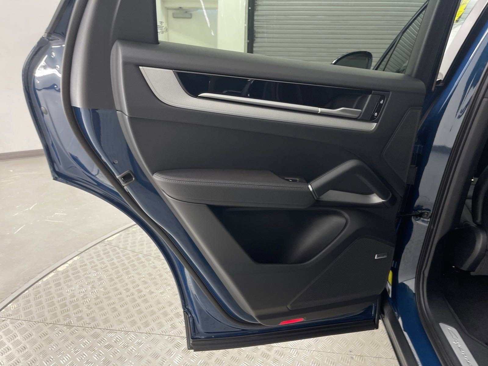 New 2025 Porsche Cayenne Coupe image 34