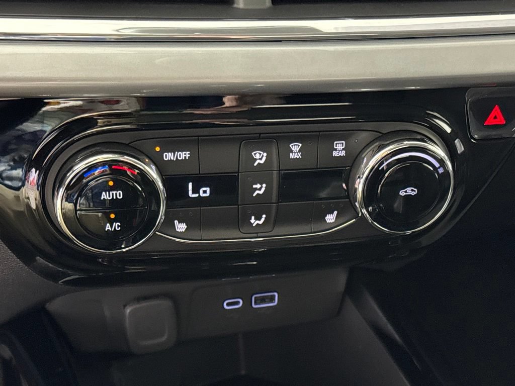 New 2026 Chevrolet Trax LT w/ Driver Confidence Package FWD image 17