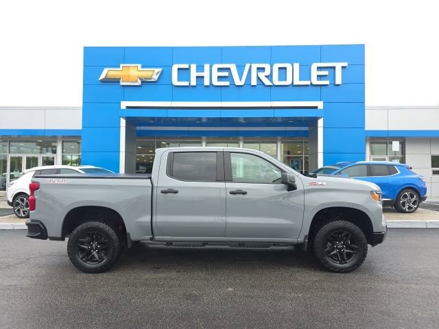 Used 2025 Chevrolet Silverado 1500 Custom Trail Boss AWD/4WD image 2