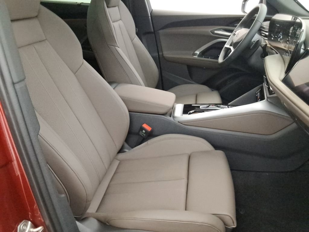 New 2025 Audi Q5 Prestige image 16