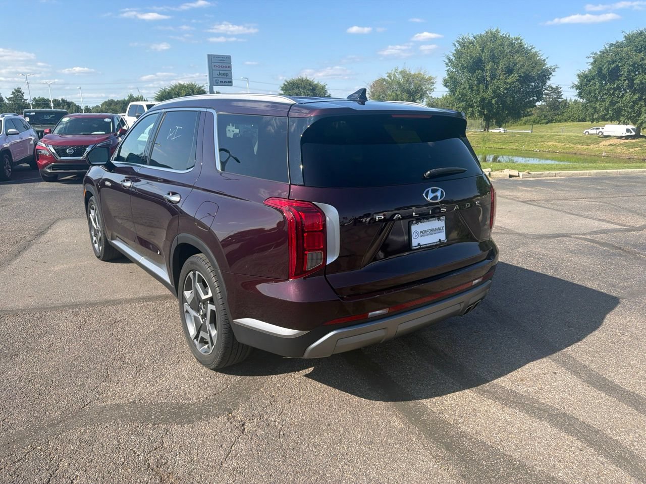 Used 2024 Hyundai Palisade SEL w/ Premium Package FWD image 5