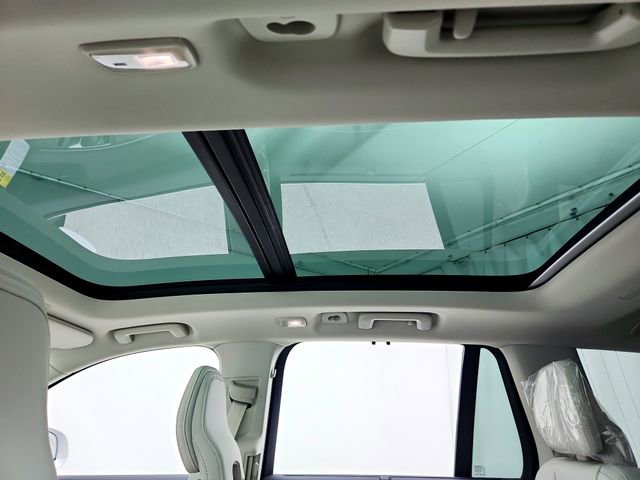 New 2026 Volvo XC90 T8 Ultra w/ Protection Package Premier image 18