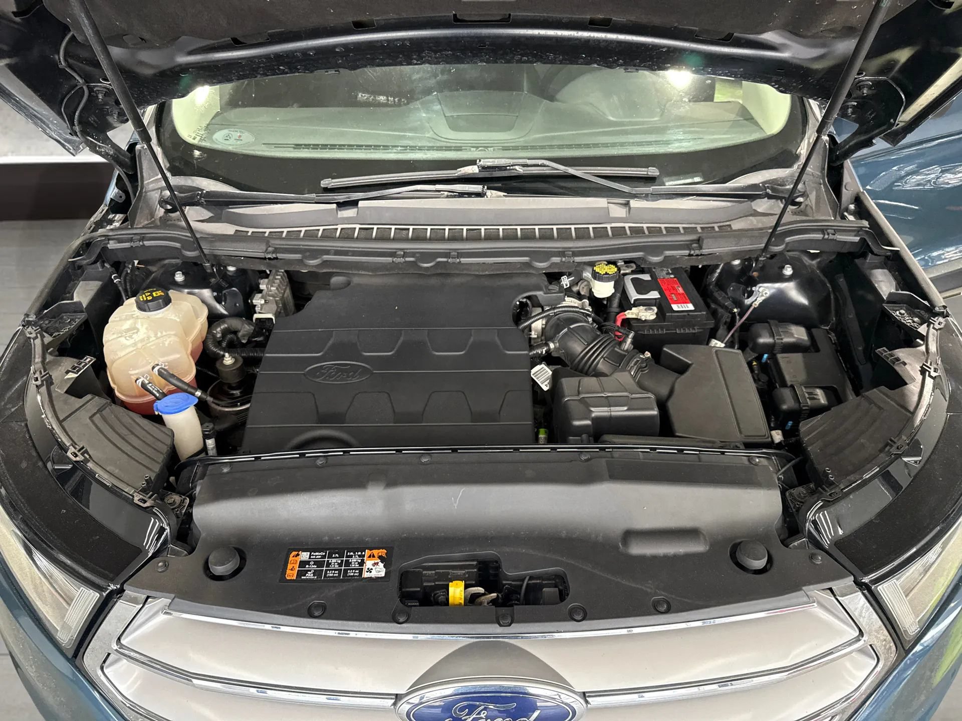 Used 2016 Ford Edge Titanium w/ Technology Package AWD/4WD image 11