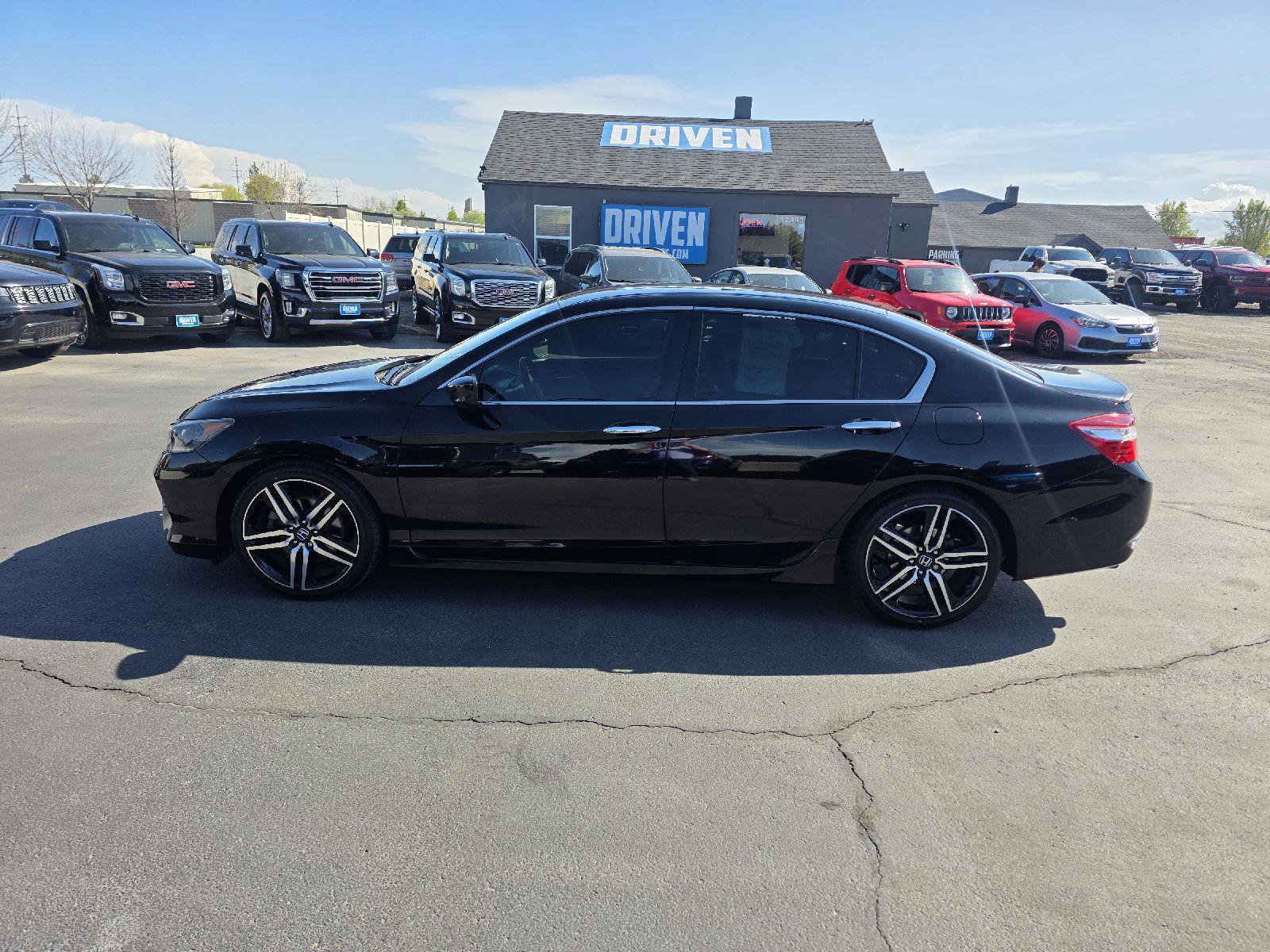 Used 2017 Honda Accord Sport image 8