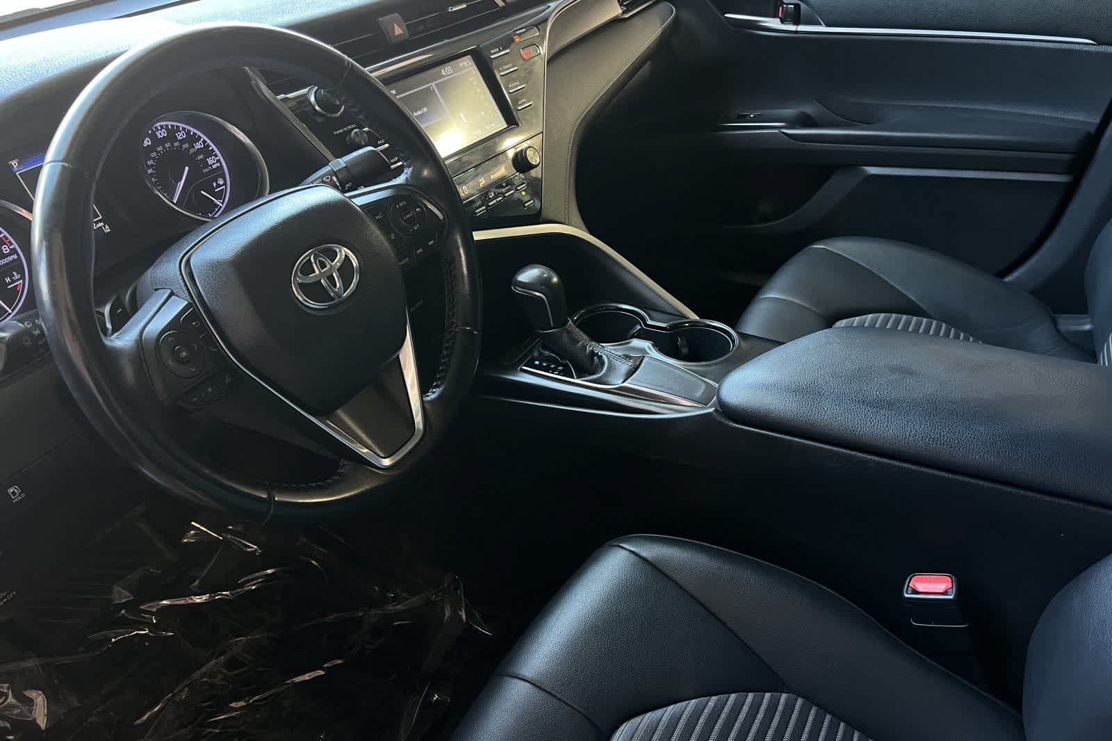 Used 2019 Toyota Camry SE FWD image 12
