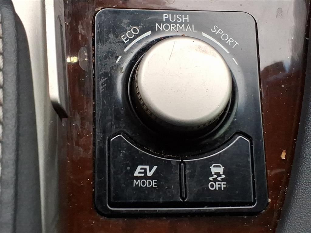 Used 2019 Lexus RX 450h AWD w/ Navigation Package image 19