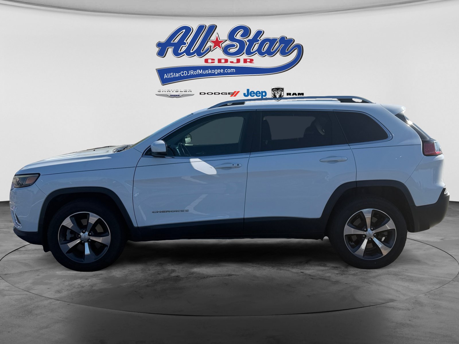 Used 2019 Jeep Cherokee Limited AWD/4WD image 8