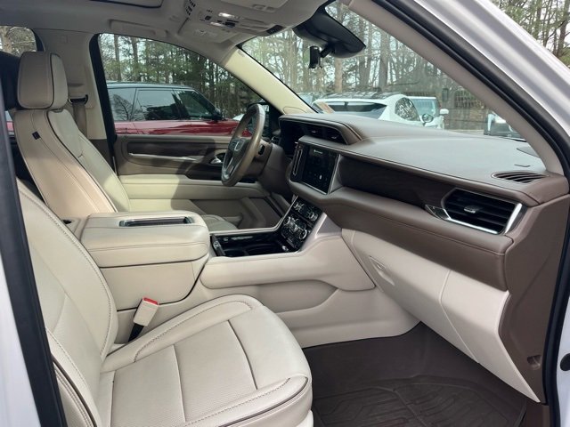 Used 2024 GMC Yukon Denali w/ Advanced Technology Package image 11