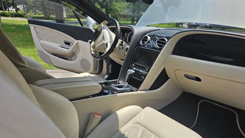 Used 2015 Bentley Continental GT image 21