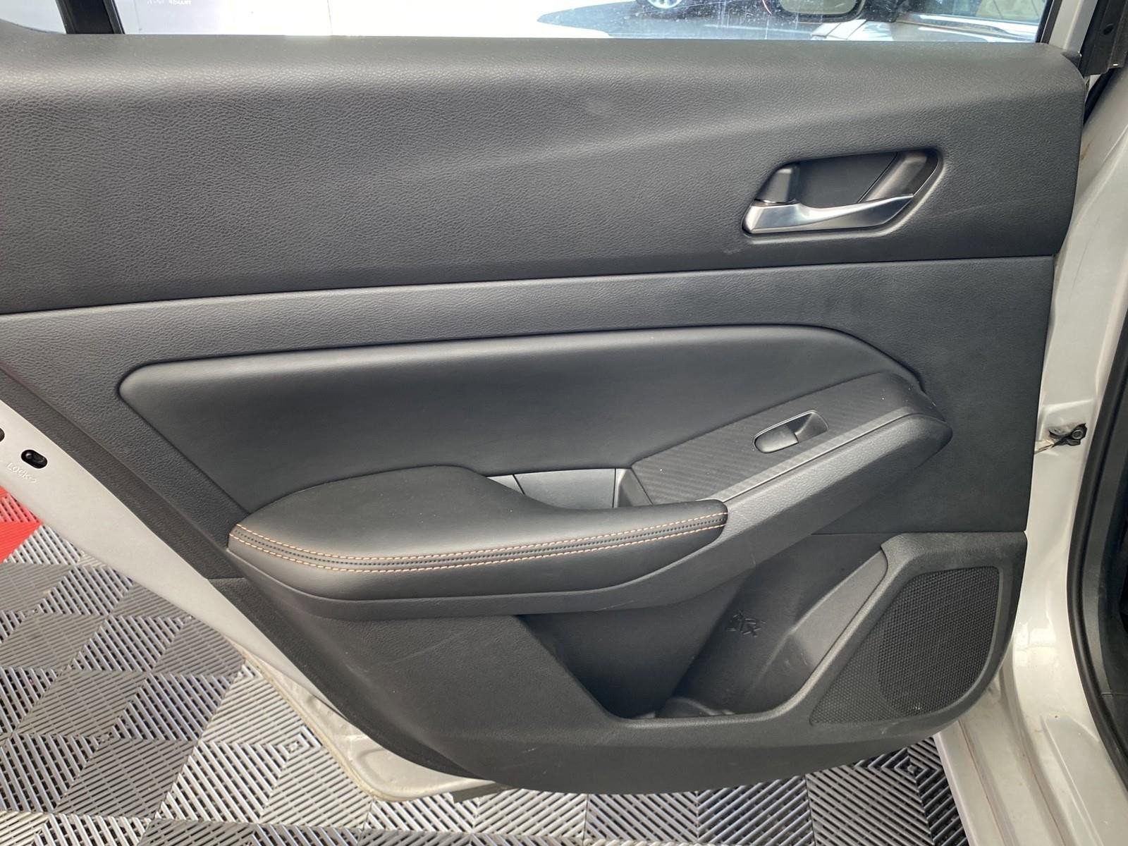 Used 2019 Nissan Altima 2.5 SR AWD/4WD image 14