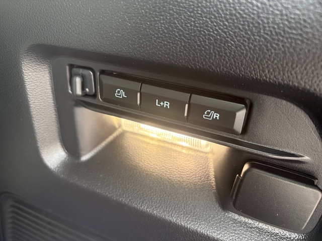 Used 2025 Ford Explorer Platinum AWD/4WD image 38