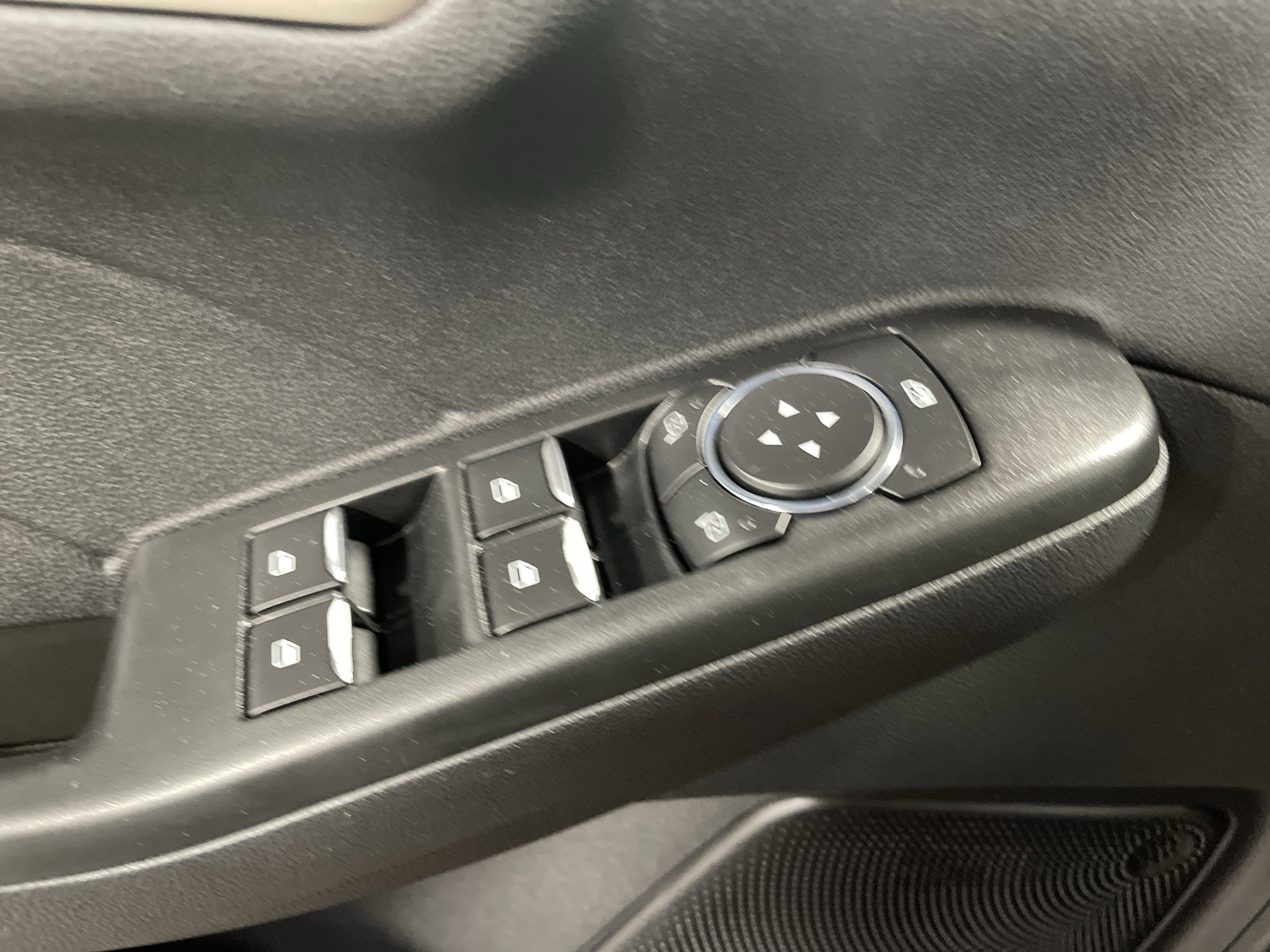 Used 2022 Ford Escape SE image 8