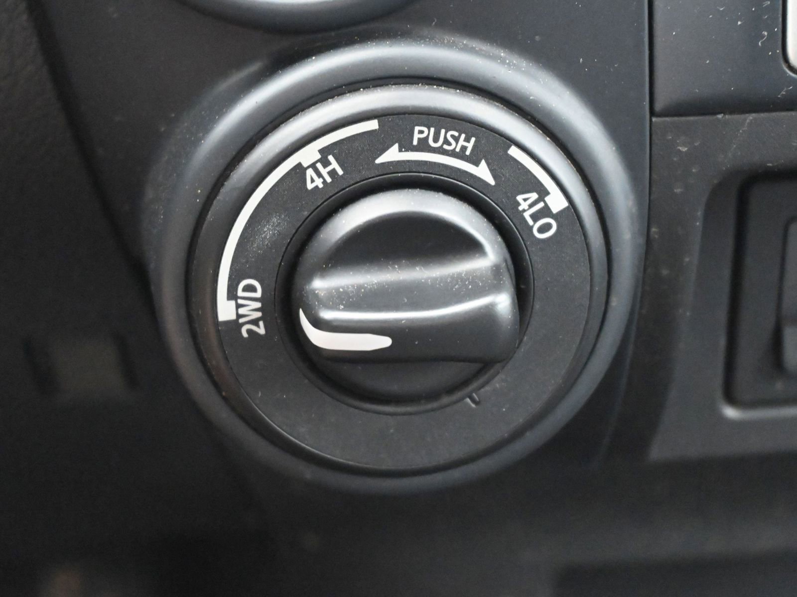 Used 2022 Nissan Titan S image 18