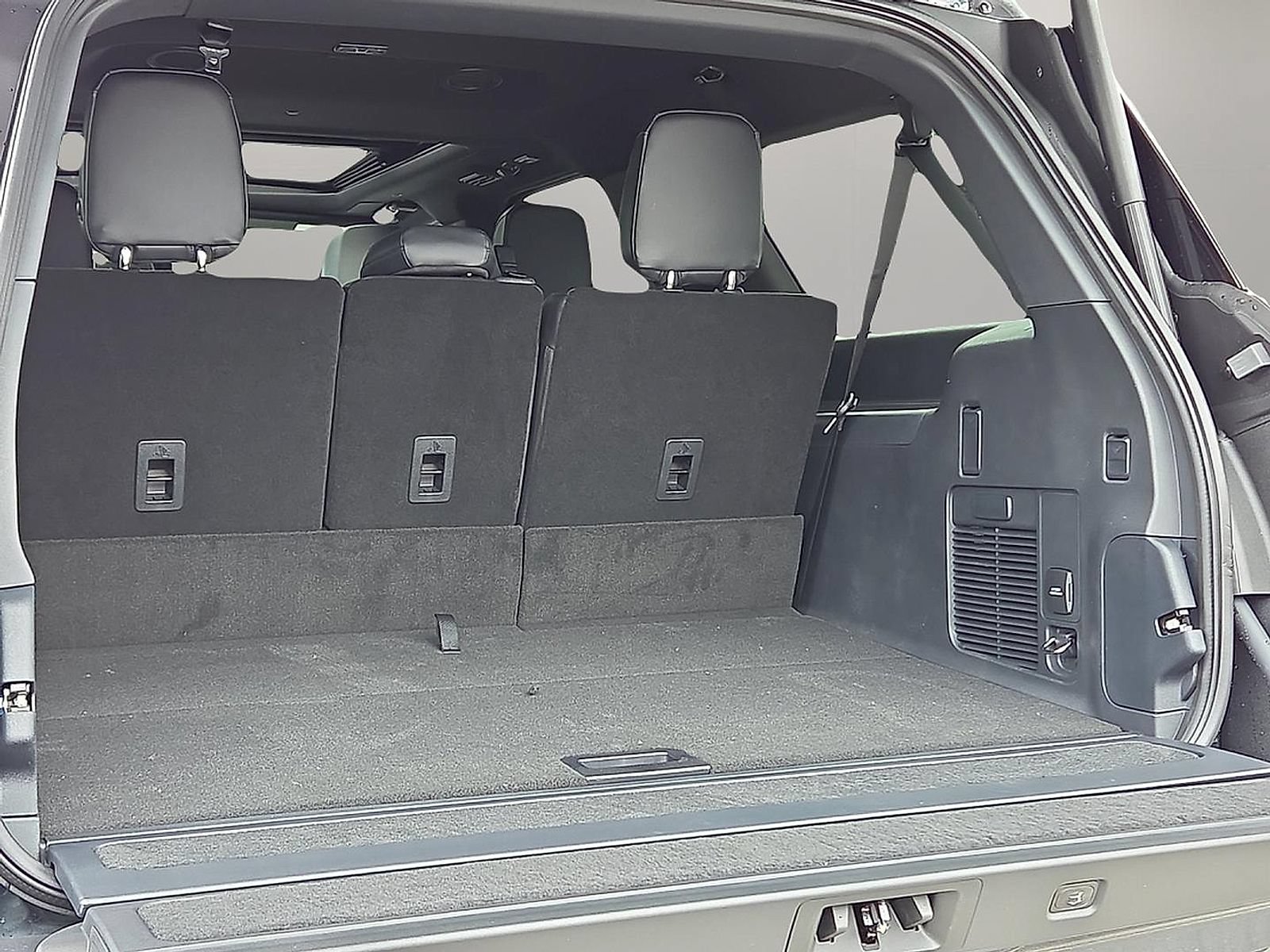 New 2026 Lincoln Navigator L Reserve w/ Jet Appearance Package AWD/4WD image 8
