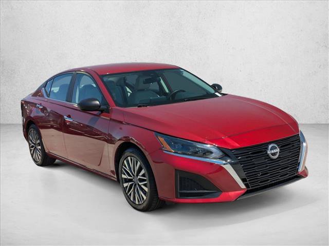 Used 2025 Nissan Altima 2.5 SV FWD image 3