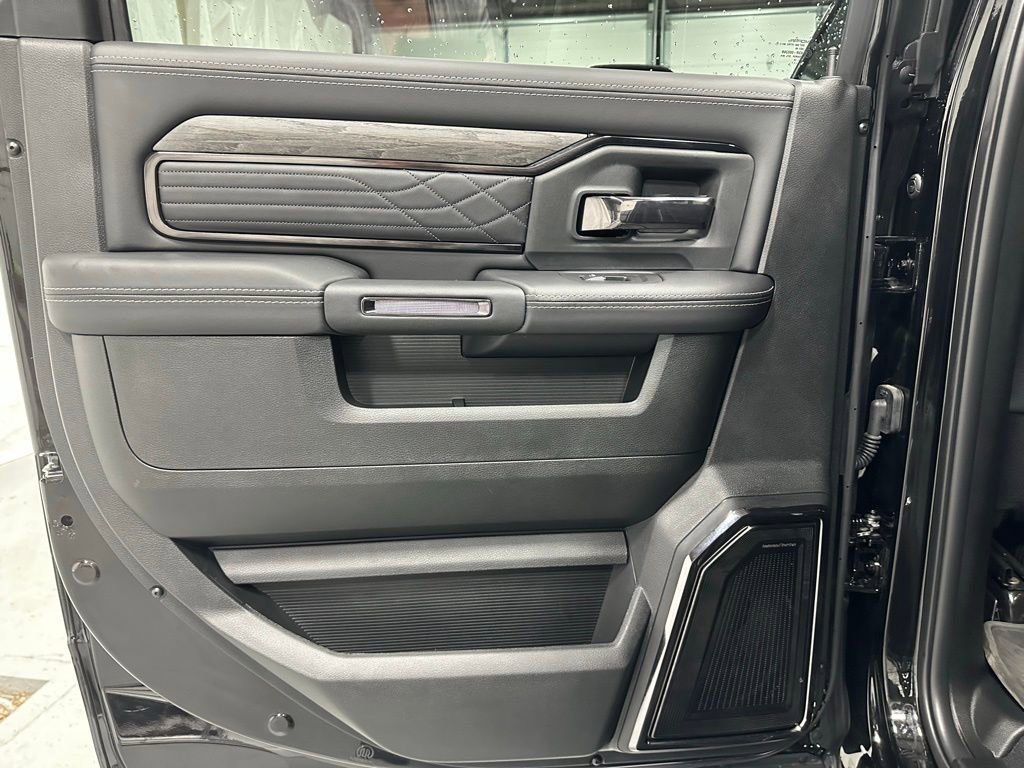 Used 2025 RAM 2500 Limited image 31